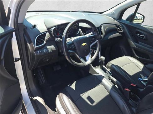 Used 2020 Chevrolet Trax LT w/ Redline Edition FWD image 10