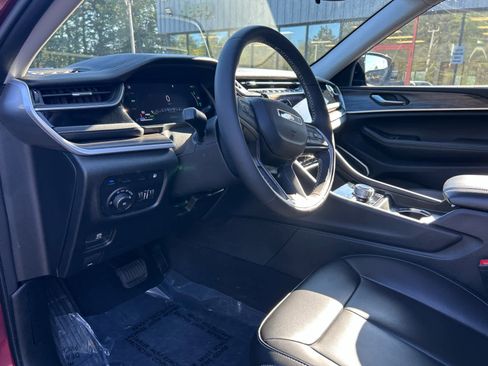 Used 2023 Jeep Grand Cherokee image 43