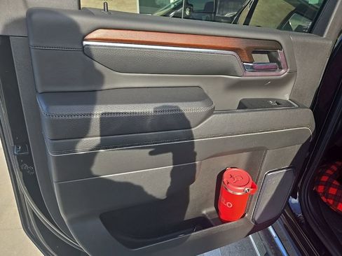 Used 2024 GMC Sierra 2500 Denali w/ Denali Reserve Package image 9