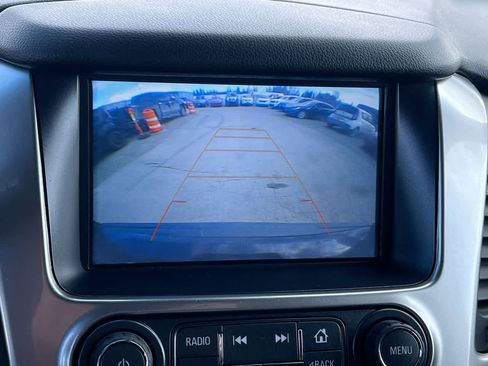 Used 2019 Chevrolet Suburban LT AWD/4WD image 17