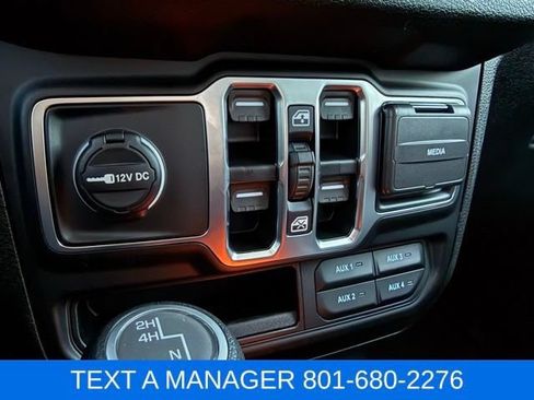 Used 2025 Jeep Gladiator Sport AWD/4WD image 21