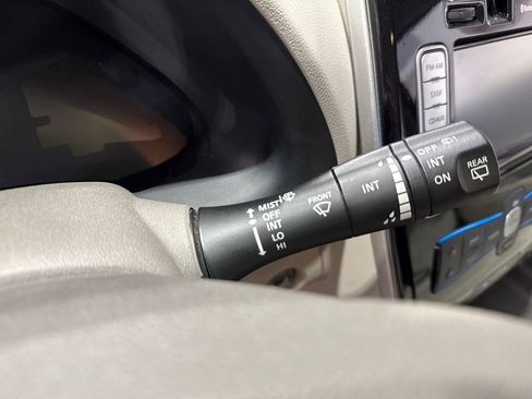 Used 2017 Nissan Leaf SV image 97