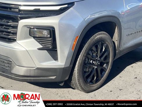Certified 2025 Chevrolet Traverse LT w/ Midnight/Sport Edition FWD image 9