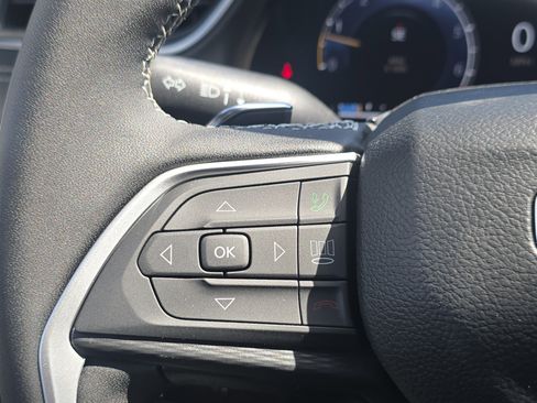 New 2025 Jeep Grand Cherokee Altitude image 28