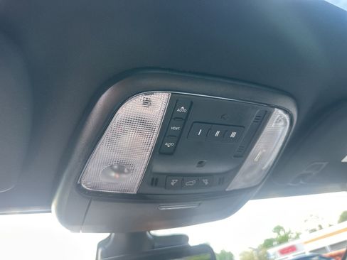 Used 2024 Dodge Durango GT AWD/4WD image 43