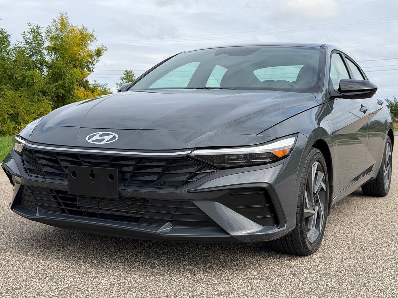 Used 2025 Hyundai Elantra Sport FWD image 1