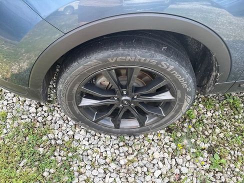 Used 2018 Ford Explorer XLT w/ Equipment Group 202A AWD/4WD image 6
