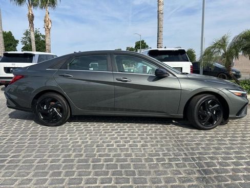New 2026 Hyundai Elantra SEL Sport Premium FWD image 4