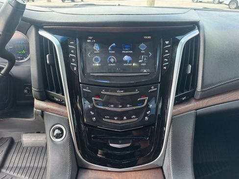Used 2020 Cadillac Escalade Premium Luxury w/ Escalade Sport Edition AWD/4WD image 20
