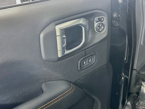 Used 2023 Jeep Gladiator Mojave w/ Cold Weather Group AWD/4WD image 18