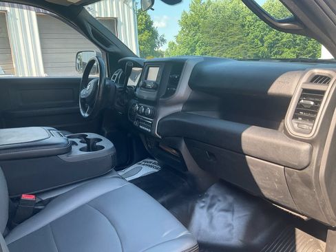 Used 2022 RAM 3500 Tradesman w/ Chrome Appearance Group AWD/4WD image 11