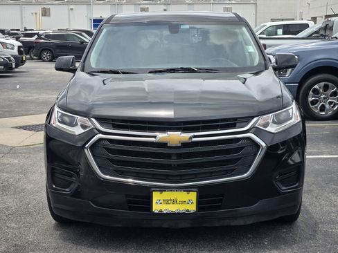 Used 2020 Chevrolet Traverse LS FWD image 2