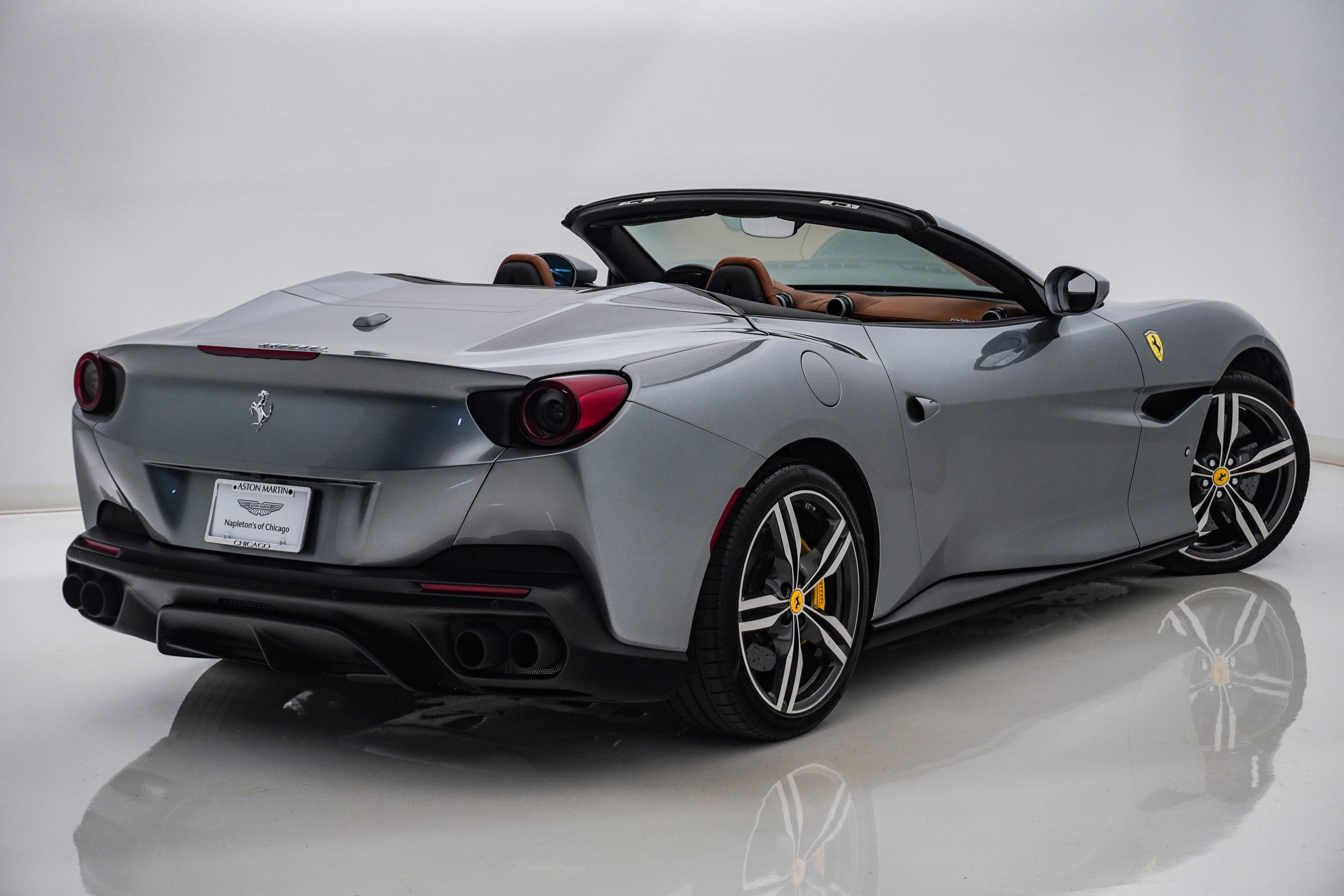 Used 2019 Ferrari Portofino RWD image 13