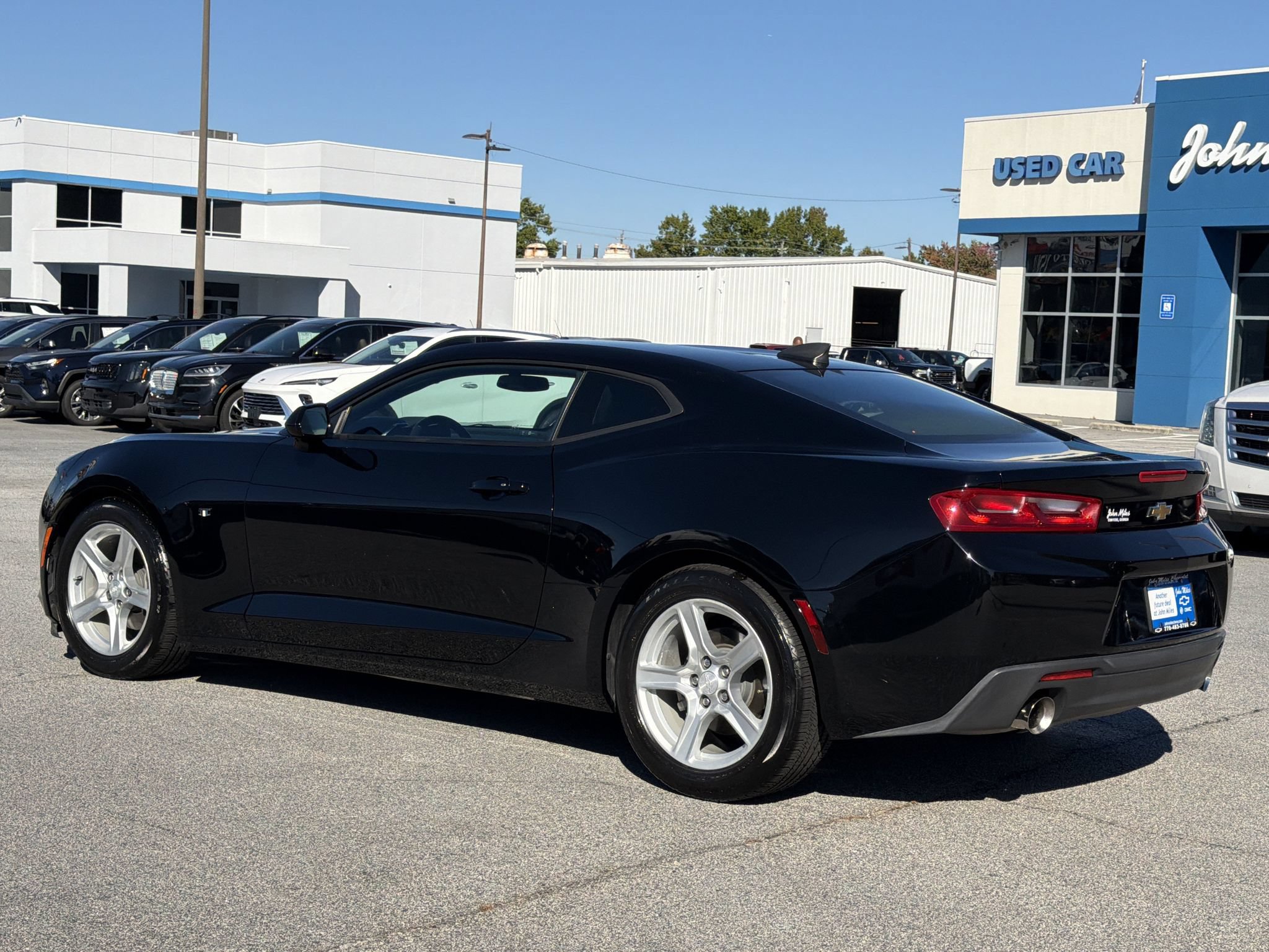 Used 2016 Chevrolet Camaro LT RWD image 17