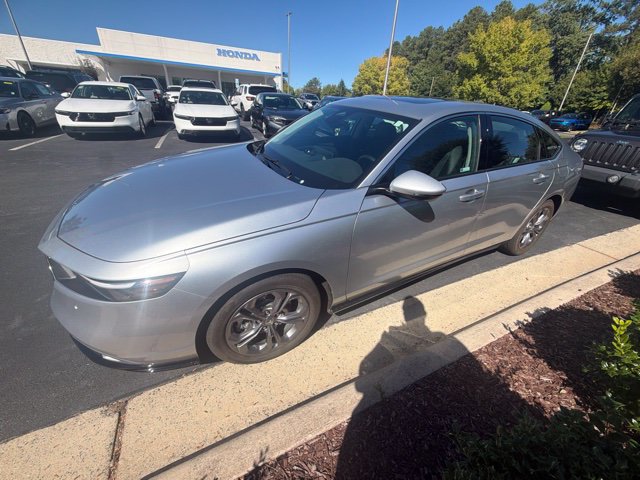 Used 2026 Honda Accord EX-L image 2