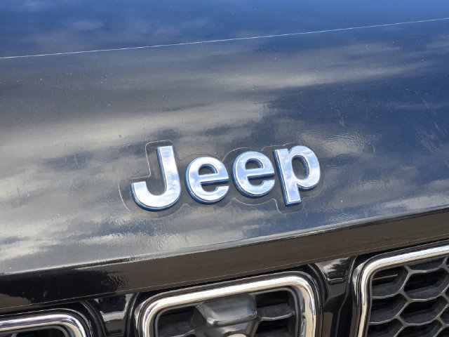 Used 2023 Jeep Grand Cherokee Overland w/ Advanced Protech Group III AWD/4WD image 12