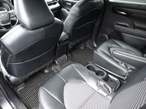 Certified 2023 Toyota Highlander XSE image 31