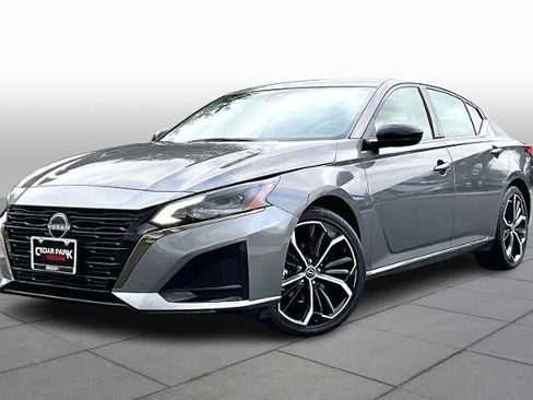 Certified 2025 Nissan Altima 2.5 SR FWD image 1