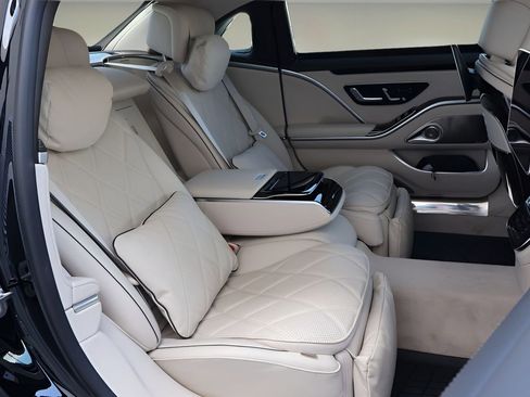 Used 2024 Mercedes-Benz Maybach S 680 4MATIC image 19