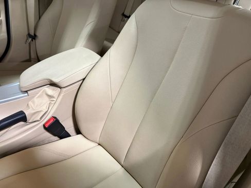 Used 2016 BMW 320i Sedan image 17