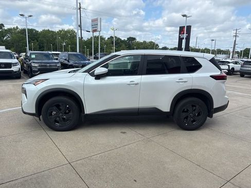 New 2026 Nissan Rogue SV FWD image 4