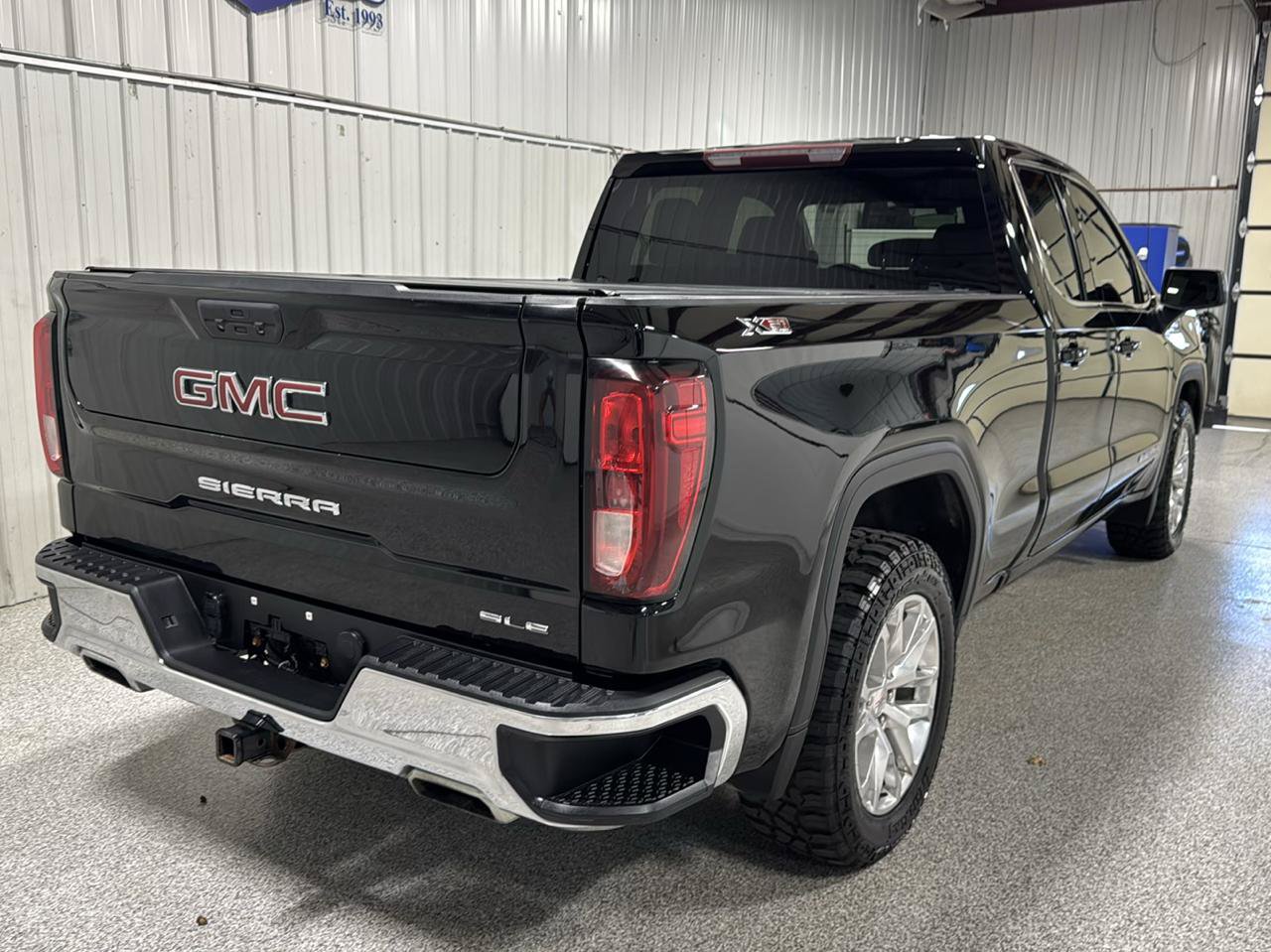 Used 2021 GMC Sierra 1500 SLE w/ X31 Off-Road Package AWD/4WD image 7