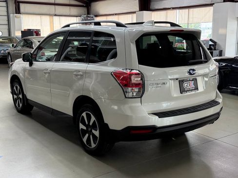 Used 2017 Subaru Forester 2.5i Limited AWD/4WD image 4