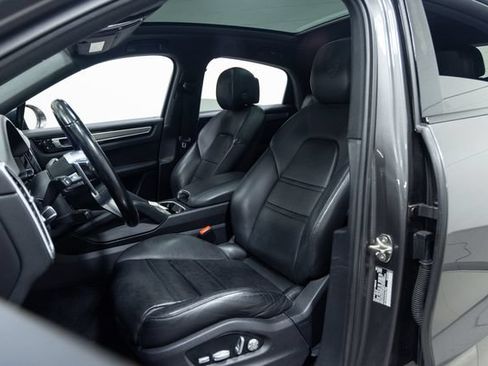 Used 2020 Porsche Cayenne AWD/4WD image 22