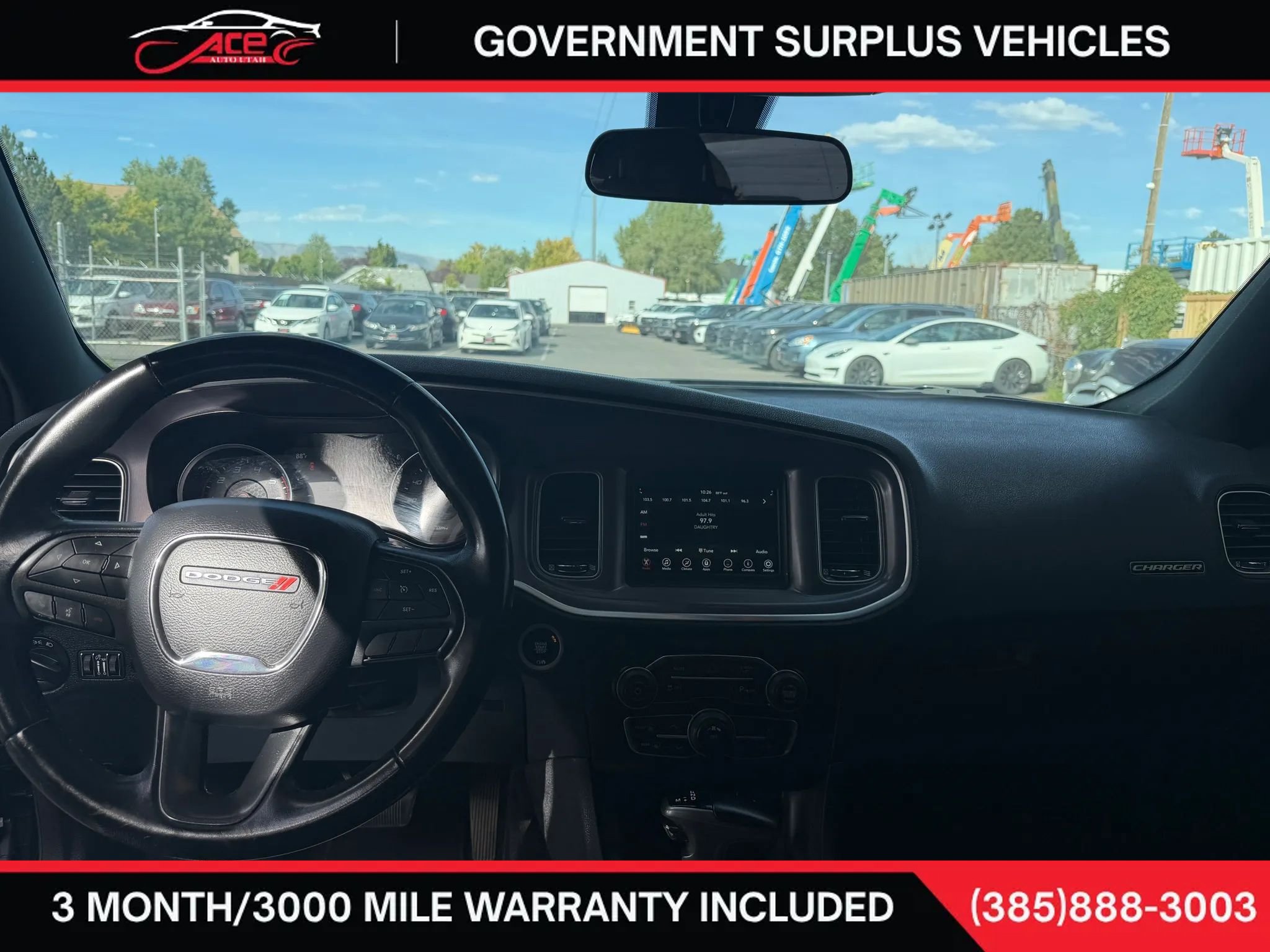 Used 2019 Dodge Charger SXT w/ Travel & Safety Group RWD image 10