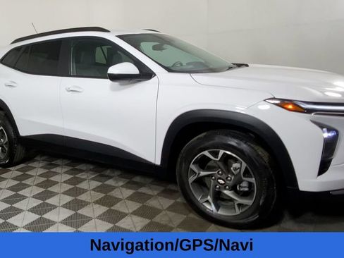 Certified 2024 Chevrolet Trax LT w/ Driver Confidence Package image 5