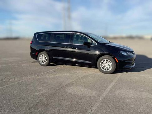 New 2026 Chrysler Voyager LX image 15