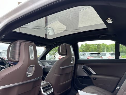 New 2025 BMW i7 xDrive60 image 21