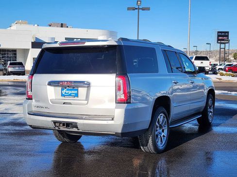 Used 2019 GMC Yukon XL Denali image 3