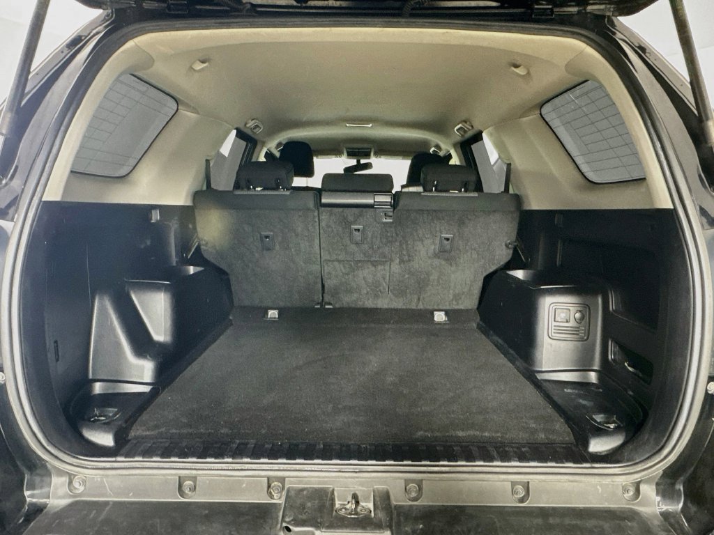 Used 2018 Toyota 4Runner SR5 AWD/4WD image 28