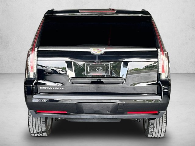 Used 2018 Cadillac Escalade Platinum RWD image 4