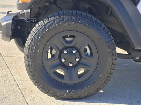 Used 2024 Jeep Wrangler Sport image 13