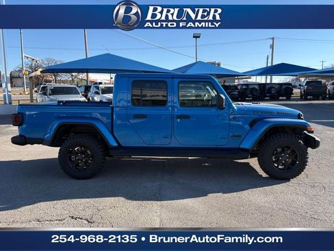 New 2026 Jeep Gladiator Sport image 4