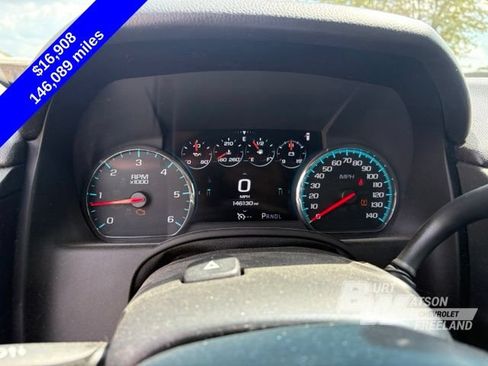 Used 2017 GMC Yukon XL SLT w/ Open Road Package AWD/4WD image 16