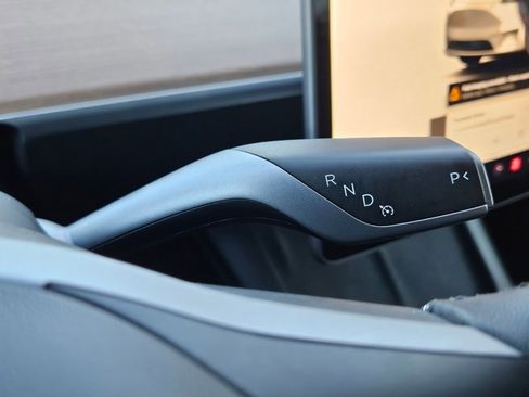 Used 2022 Tesla Model Y Performance AWD/4WD image 12
