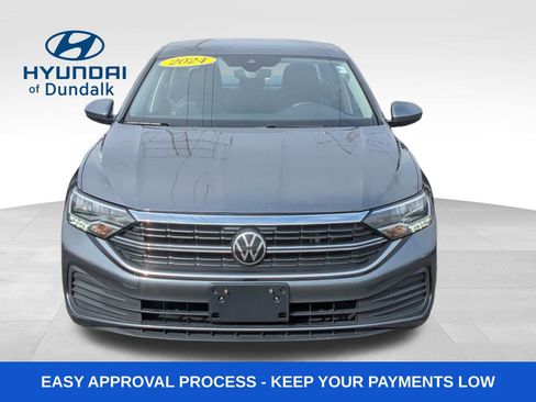 Used 2024 Volkswagen Jetta SE image 9