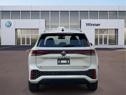 New 2026 Volkswagen Tiguan SE R-Line AWD/4WD image 4