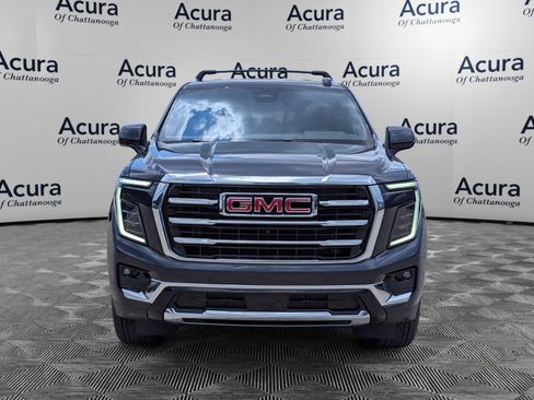 Used 2025 GMC Yukon XL Elevation w/ LPO, Illumination Package AWD/4WD image 3