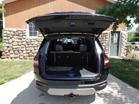Used 2025 Honda Pilot TrailSport image 31