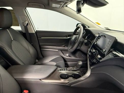 Used 2022 Toyota Camry SE image 50