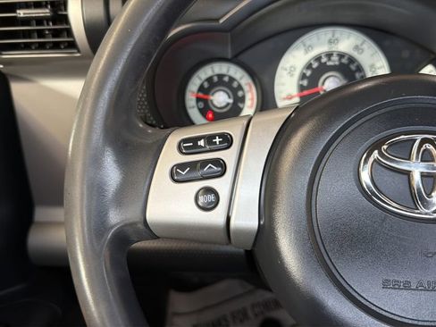Used 2011 Toyota FJ Cruiser 4WD w/ Convenience Pkg image 26