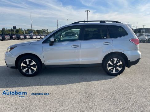 Used 2017 Subaru Forester 2.5i Limited AWD/4WD image 2