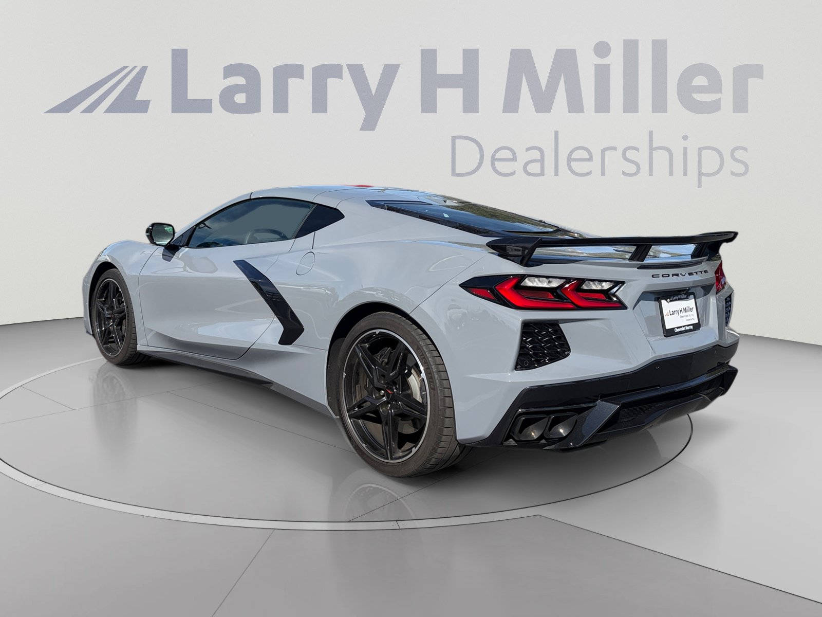 Used 2025 Chevrolet Corvette Stingray Preferred Cpe w/ Z51 Performance Package RWD image 3