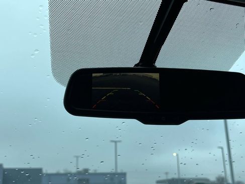 Used 2017 Nissan Titan SV image 23