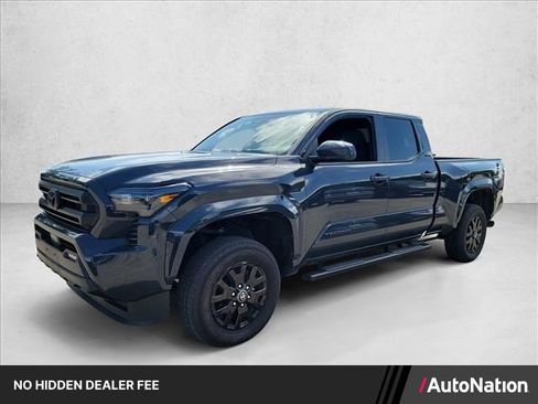 Used 2025 Toyota Tacoma SR5 AWD/4WD image 1