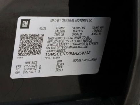 Used 2021 Chevrolet Suburban RST w/ Luxury Package image 35